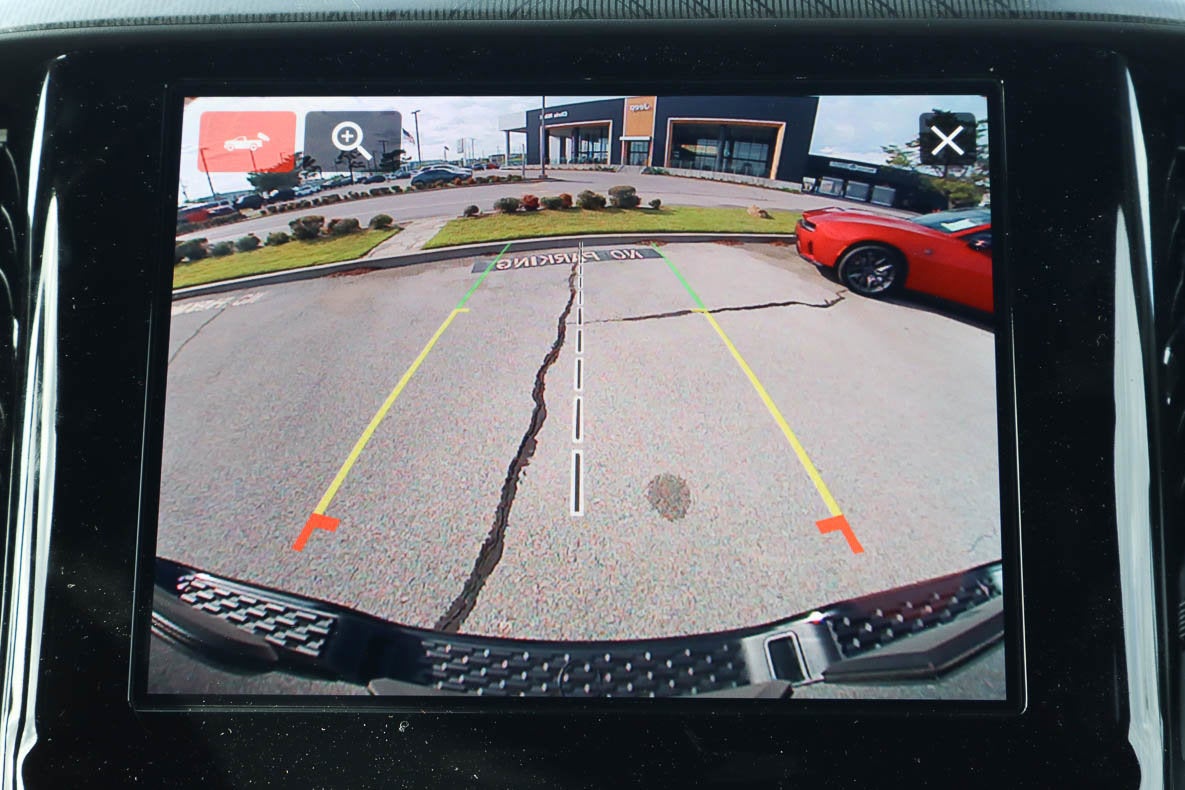 2026 RAM 1500 Express 4x4 Crew Cab 5'7 Box