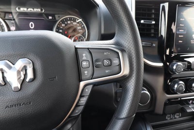 2026 RAM 1500 Express 4x4 Crew Cab 5'7 Box