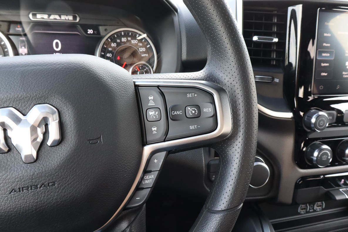 2026 RAM 1500 Express 4x4 Crew Cab 5'7 Box