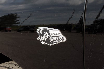 2026 RAM 1500 Express 4x4 Crew Cab 5'7 Box