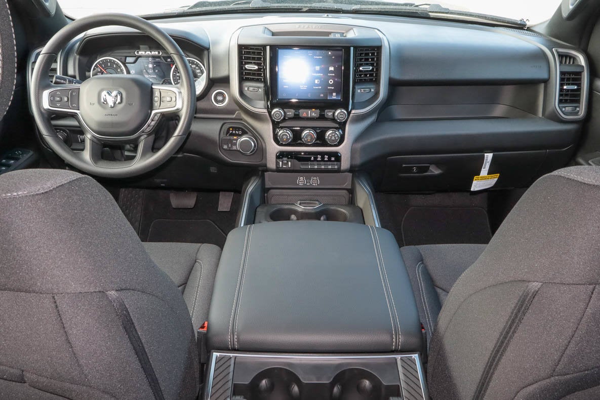 2027 RAM 1500 Express 4x4 Crew Cab 5'7 Box