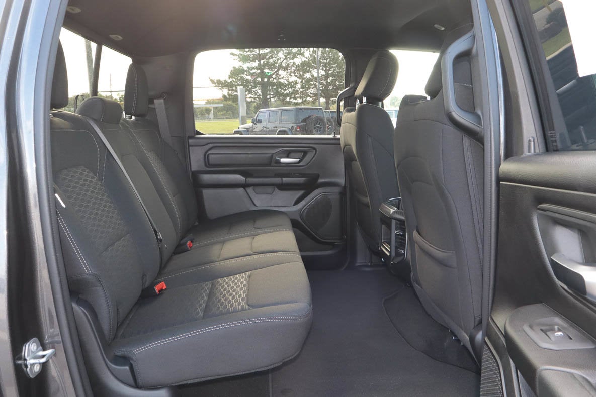 2027 RAM 1500 Express 4x4 Crew Cab 5'7 Box