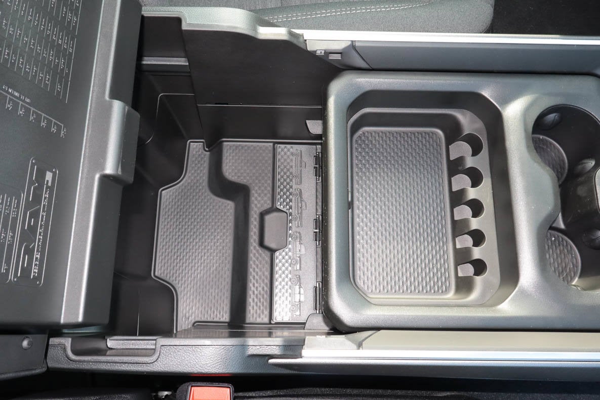2027 RAM 1500 Express 4x4 Crew Cab 5'7 Box