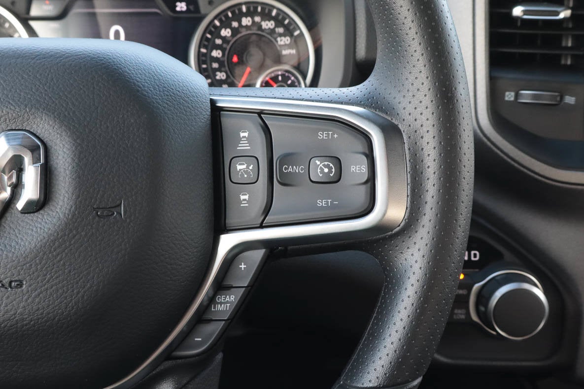 2027 RAM 1500 Express 4x4 Crew Cab 5'7 Box