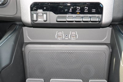 2027 RAM 1500 Express 4x4 Crew Cab 5'7 Box