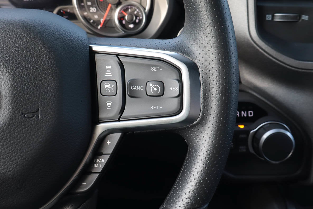 2027 RAM 1500 Express 4x4 Crew Cab 5'7 Box