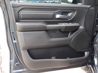 2026 RAM 1500 Express 4x4 Crew Cab 5'7 Box