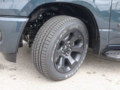 2026 RAM 1500 Express 4x4 Crew Cab 5'7 Box