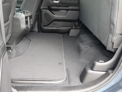 2026 RAM 1500 Express 4x4 Crew Cab 5'7 Box
