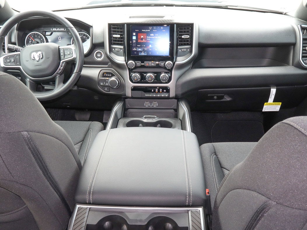 2026 RAM 1500 Express 4x4 Crew Cab 5'7 Box