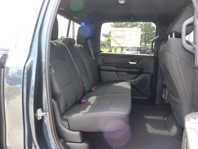 2026 RAM 1500 Express 4x4 Crew Cab 5'7 Box