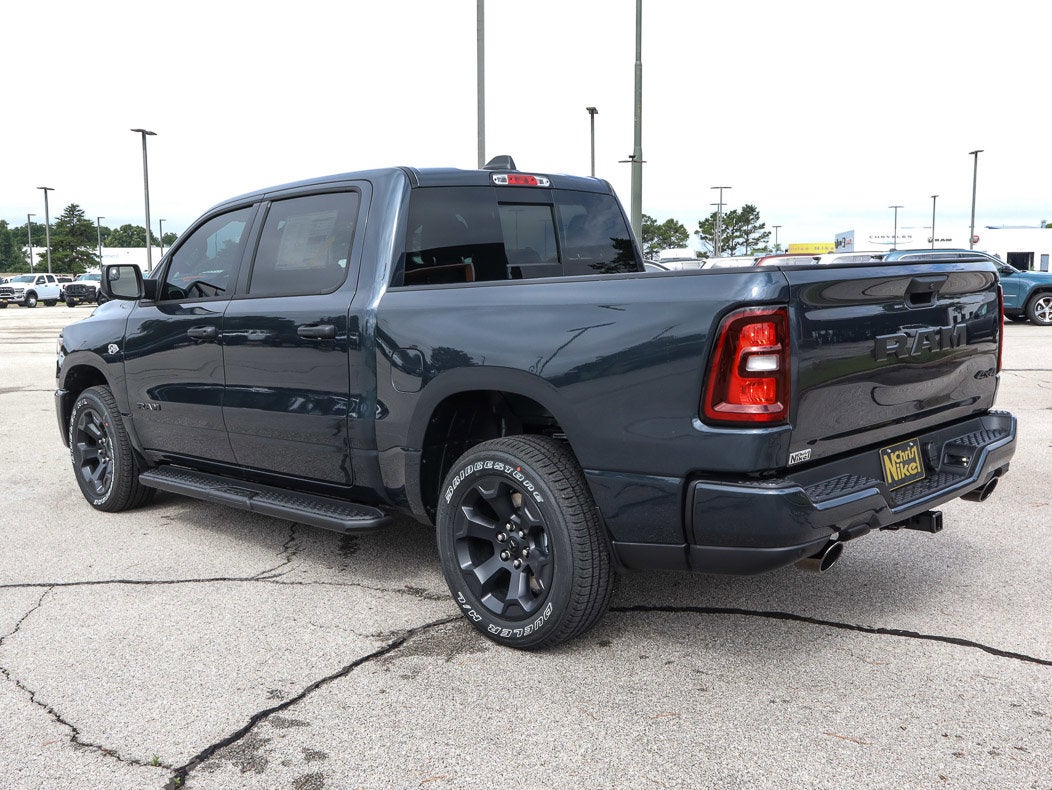 2026 RAM 1500 Express 4x4 Crew Cab 5'7 Box