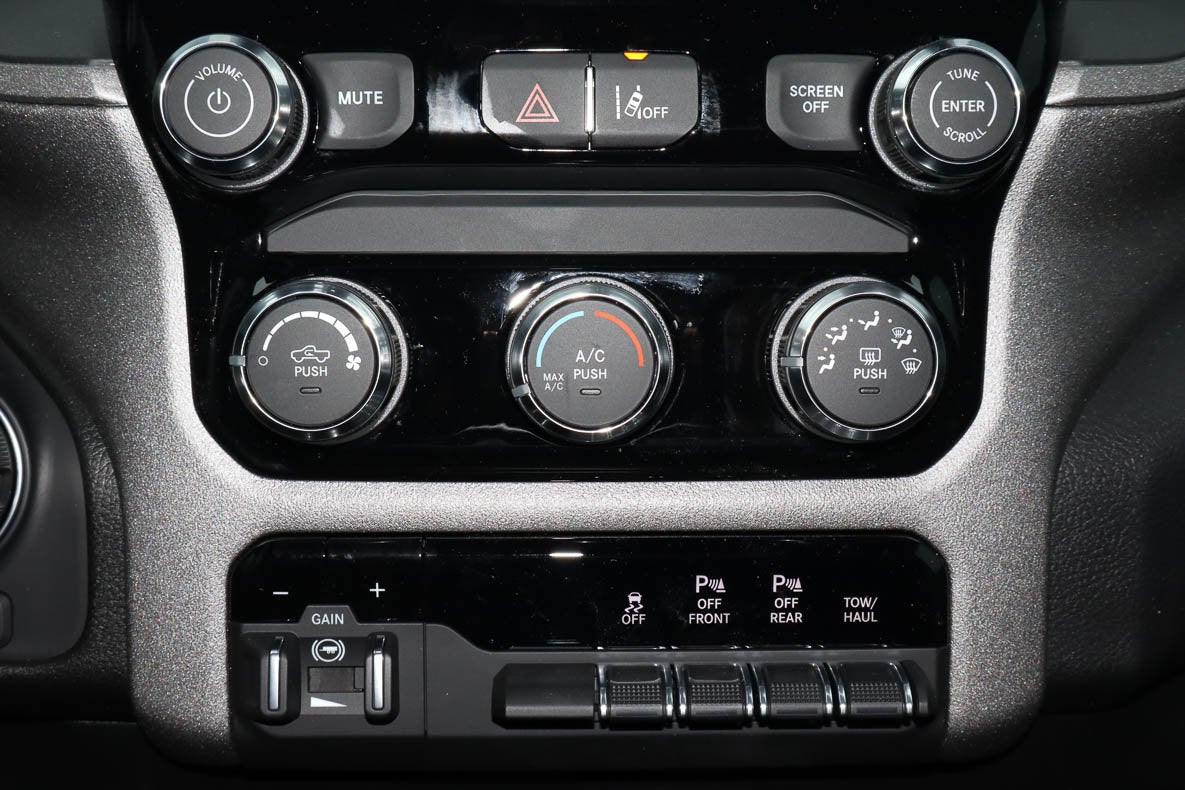 2026 RAM 1500 Warlock 4x4 Crew Cab 5'7 Box