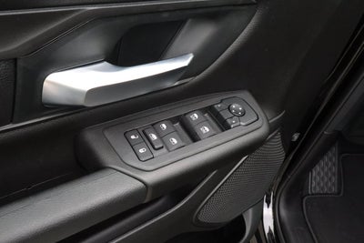 2026 RAM 1500 Express 4x4 Crew Cab 5'7 Box
