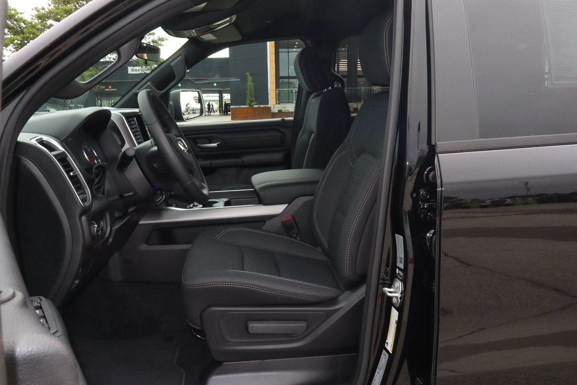 2026 RAM 1500 Express 4x4 Crew Cab 5'7 Box
