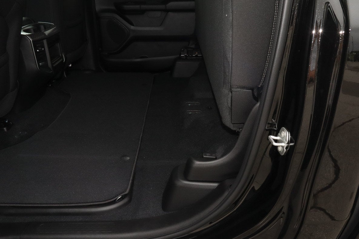 2026 RAM 1500 Express 4x4 Crew Cab 5'7 Box