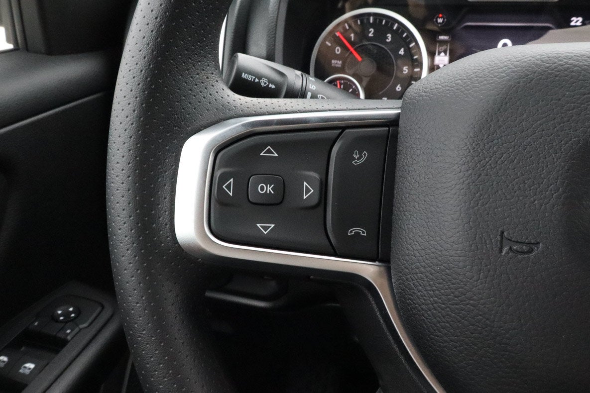 2026 RAM 1500 Express 4x4 Crew Cab 5'7 Box