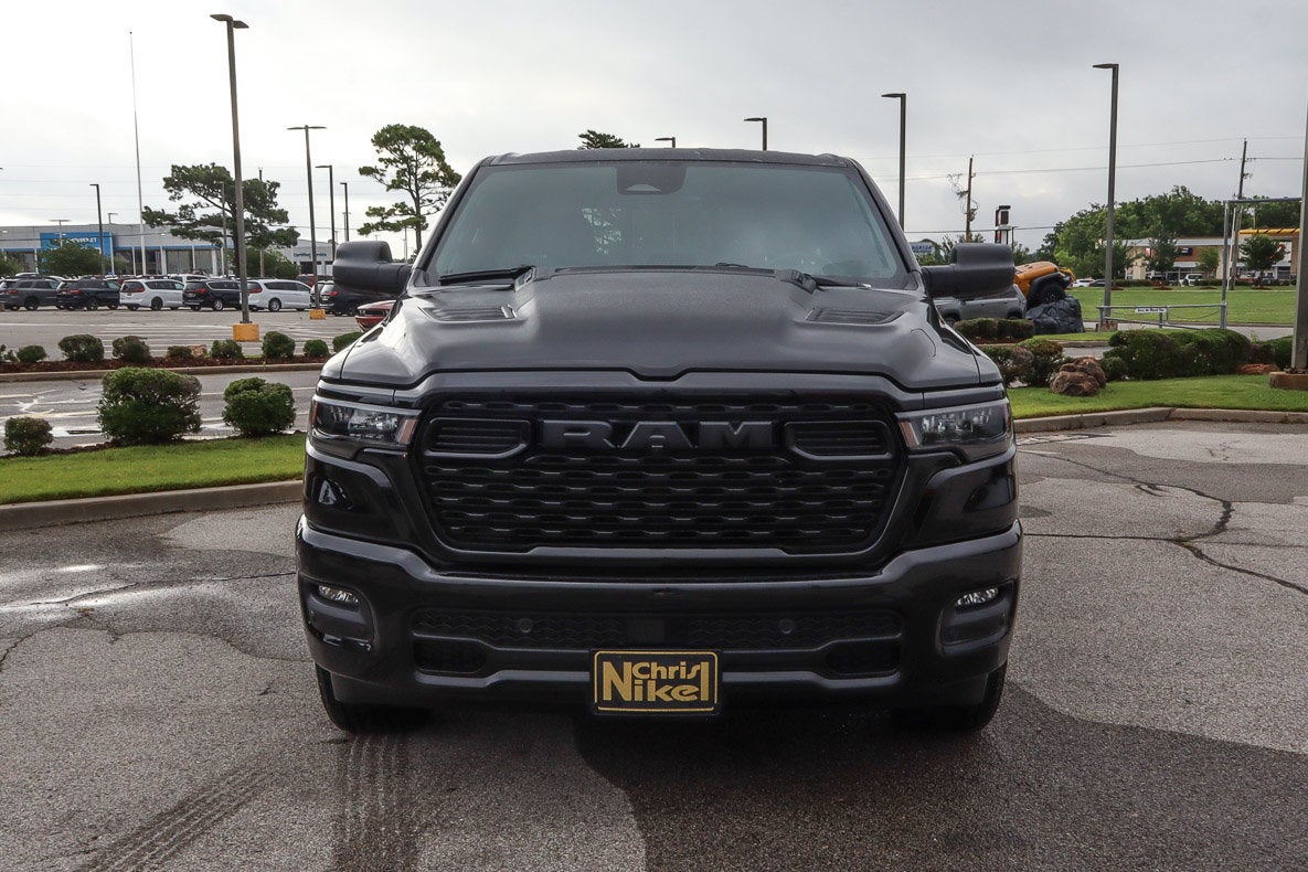 2026 RAM 1500 Express 4x4 Crew Cab 5'7 Box