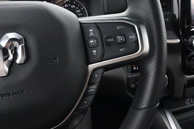 2026 RAM 1500 Express 4x4 Crew Cab 5'7 Box