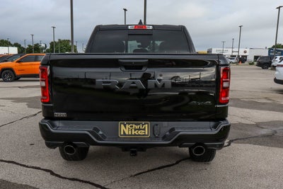 2026 RAM 1500 Express 4x4 Crew Cab 5'7 Box