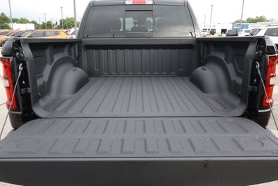 2026 RAM 1500 Express 4x4 Crew Cab 5'7 Box