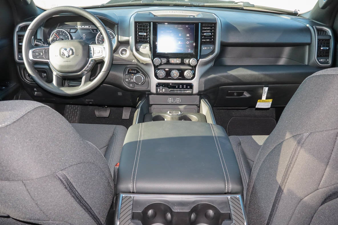 2027 RAM 1500 Express 4x4 Crew Cab 5'7 Box