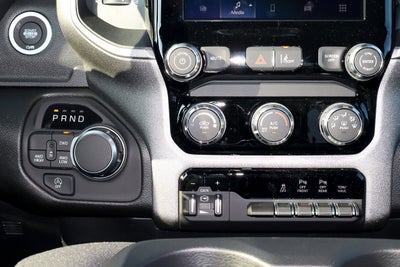 2026 RAM 1500 Express 4x4 Crew Cab 5'7 Box