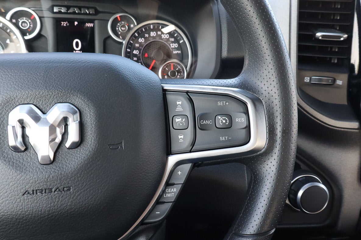 2026 RAM 1500 Express 4x4 Crew Cab 5'7 Box