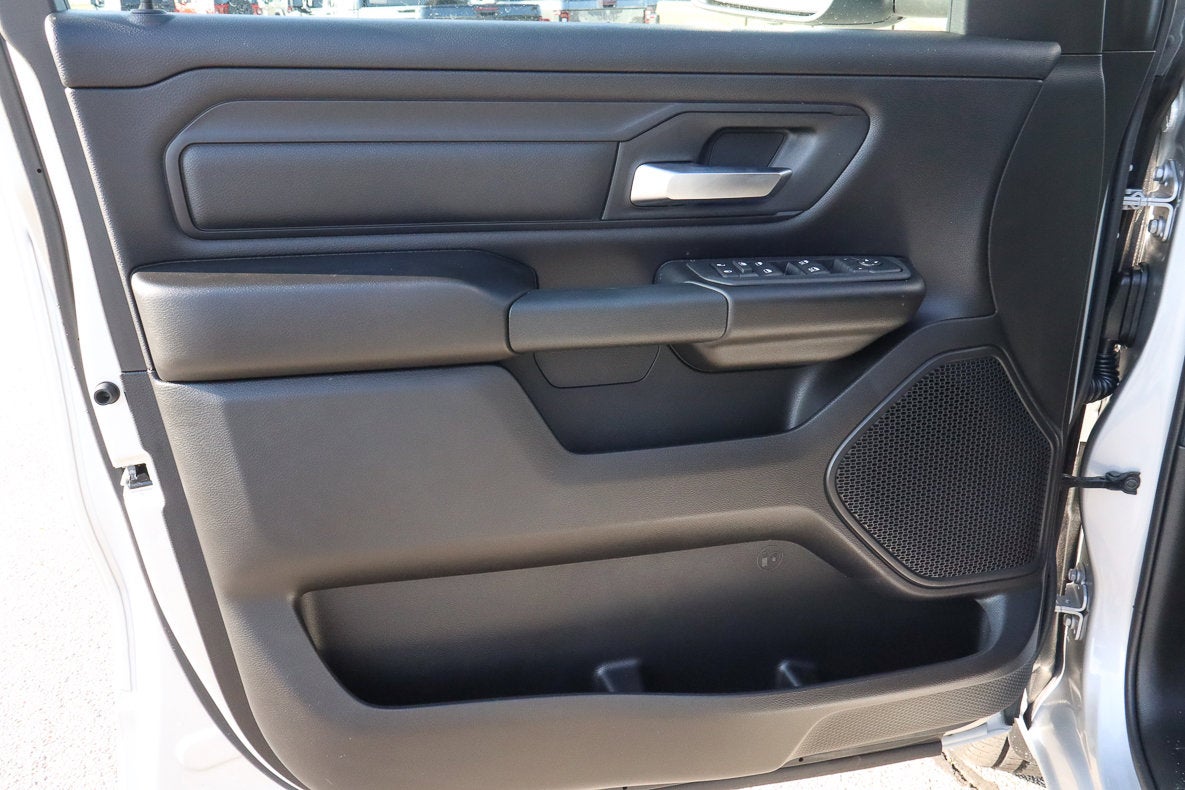 2026 RAM 1500 Express 4x4 Crew Cab 5'7 Box