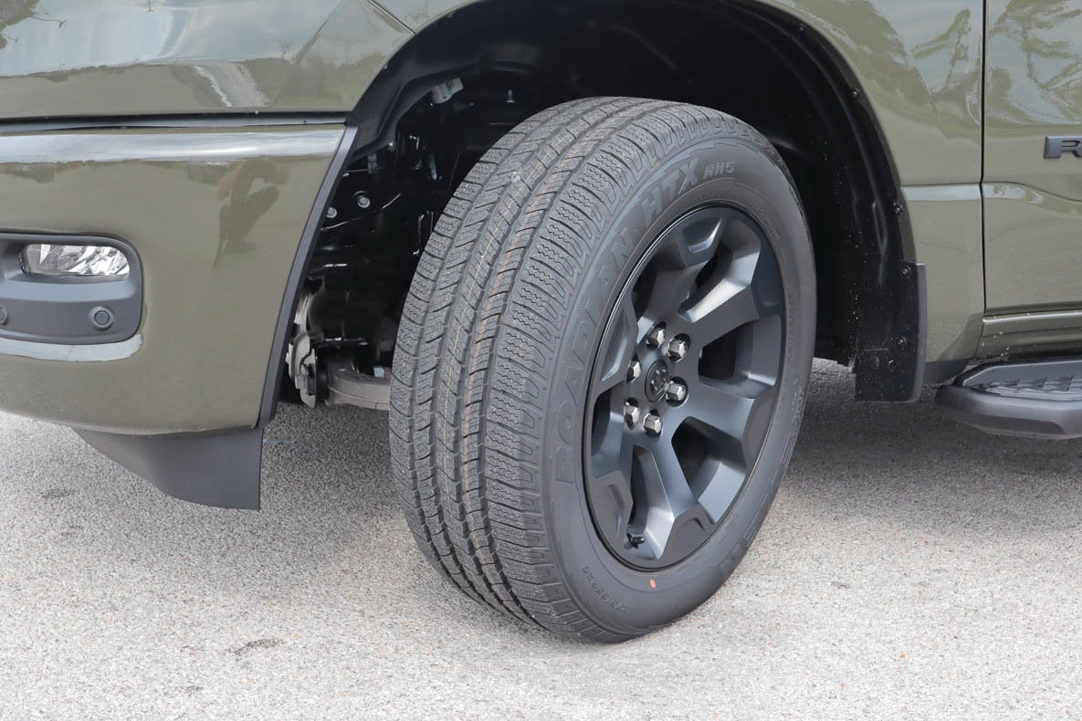 2027 RAM 1500 Express 4x4 Crew Cab 5'7 Box