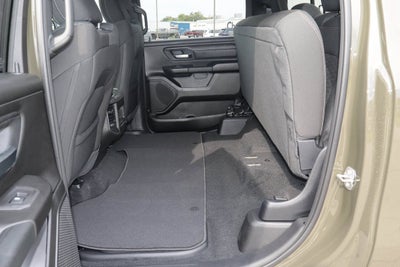 2027 RAM 1500 Express 4x4 Crew Cab 5'7 Box