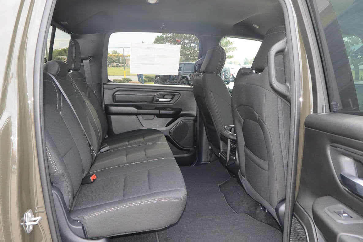 2027 RAM 1500 Express 4x4 Crew Cab 5'7 Box