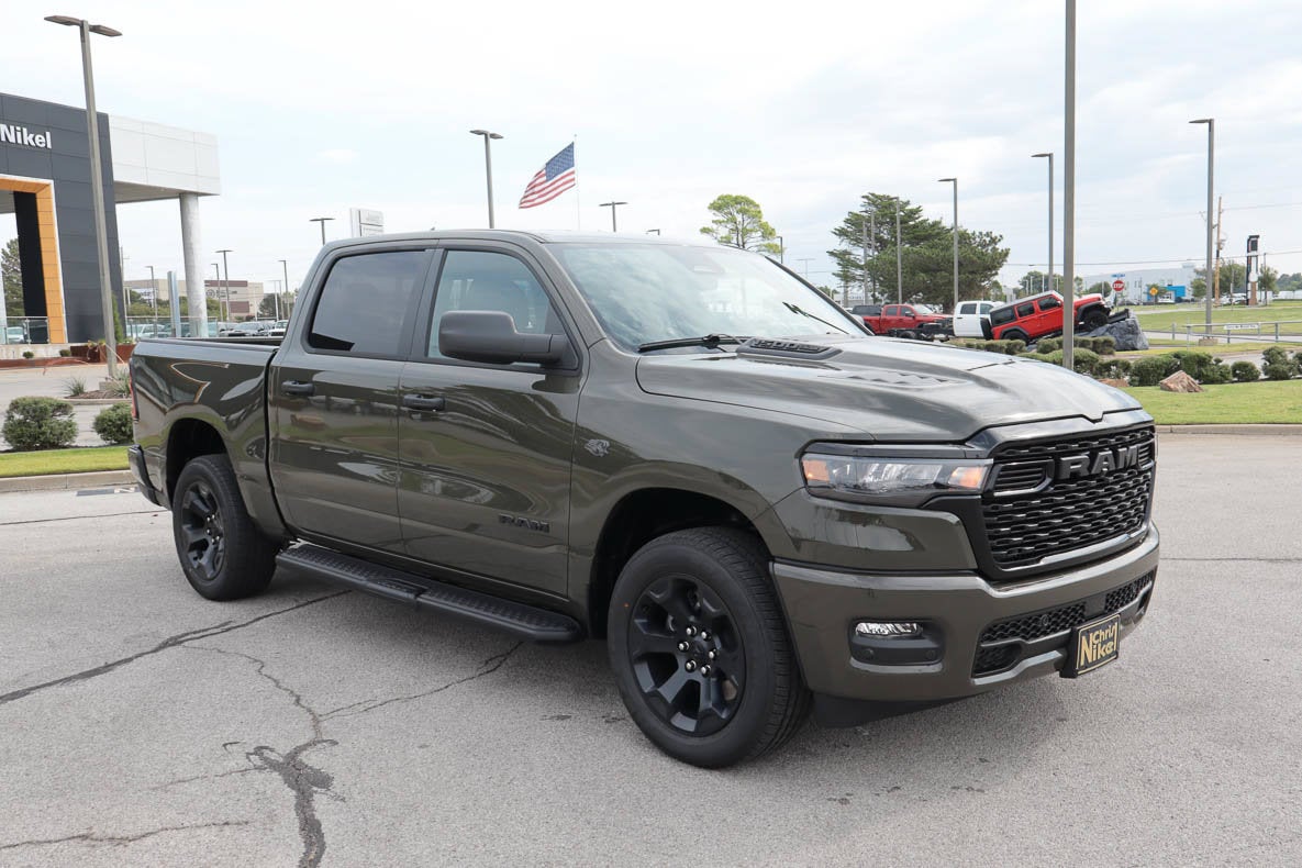 2027 RAM 1500 Express 4x4 Crew Cab 5'7 Box