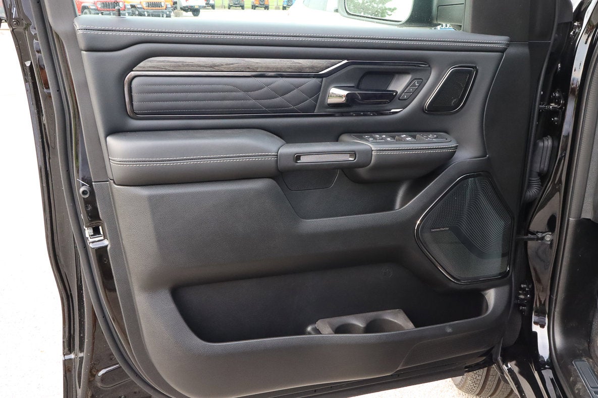 2026 RAM 1500 Limited 4x4 Crew Cab 5'7 Box
