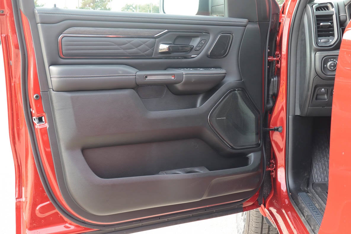 2027 RAM 1500 Limited 4x4 Crew Cab 5'7 Box