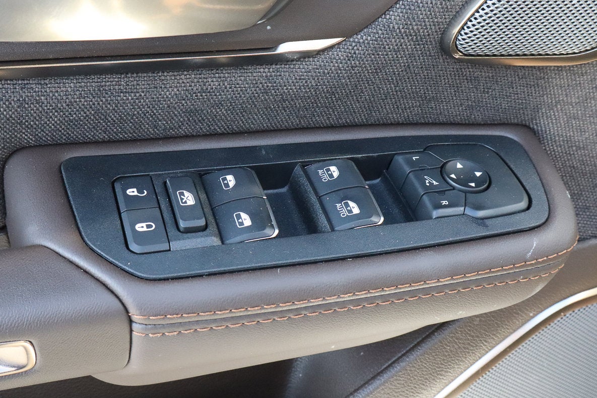 2026 RAM 1500 Longhorn 4x4 Crew Cab 5'7 Box