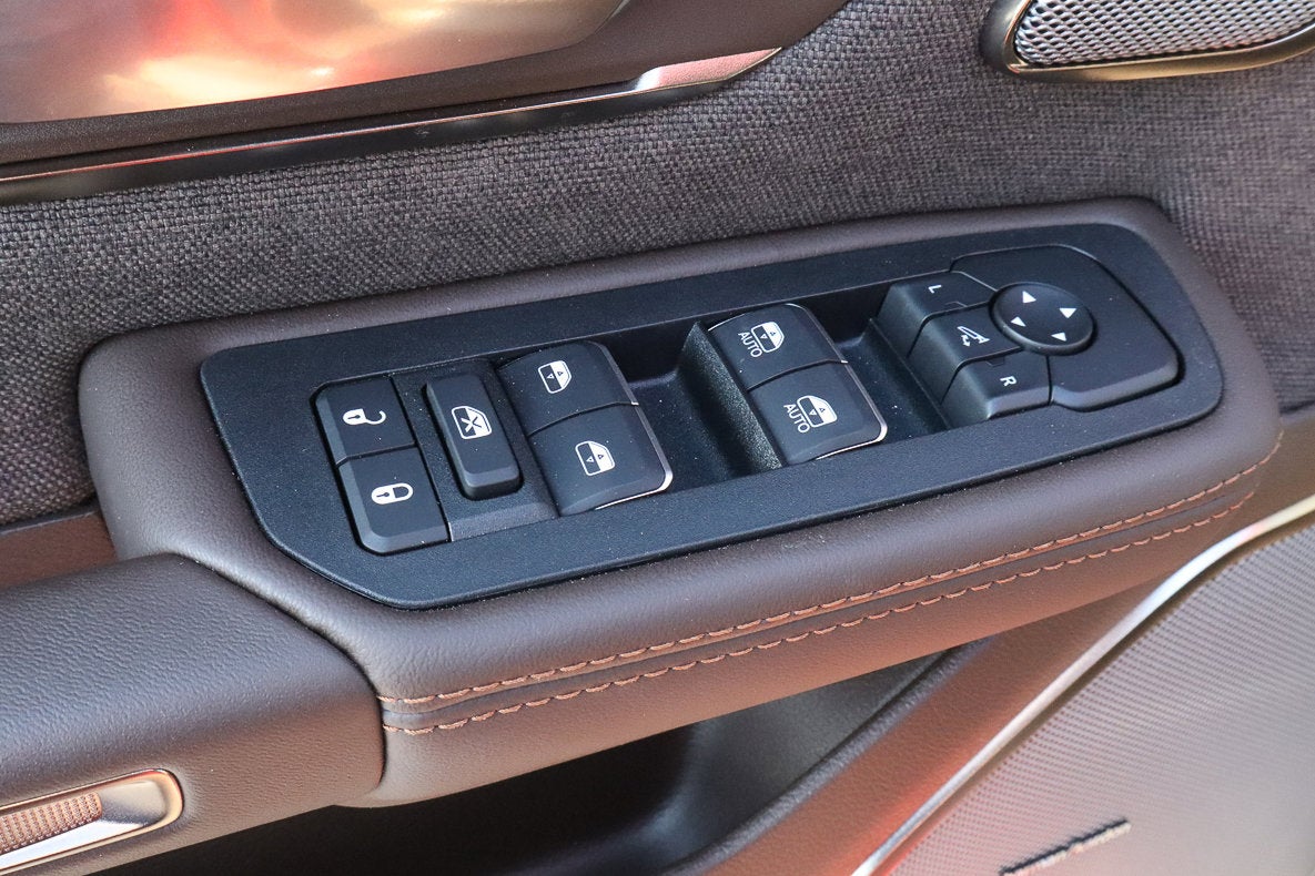 2026 RAM 1500 Longhorn 4x4 Crew Cab 5'7 Box