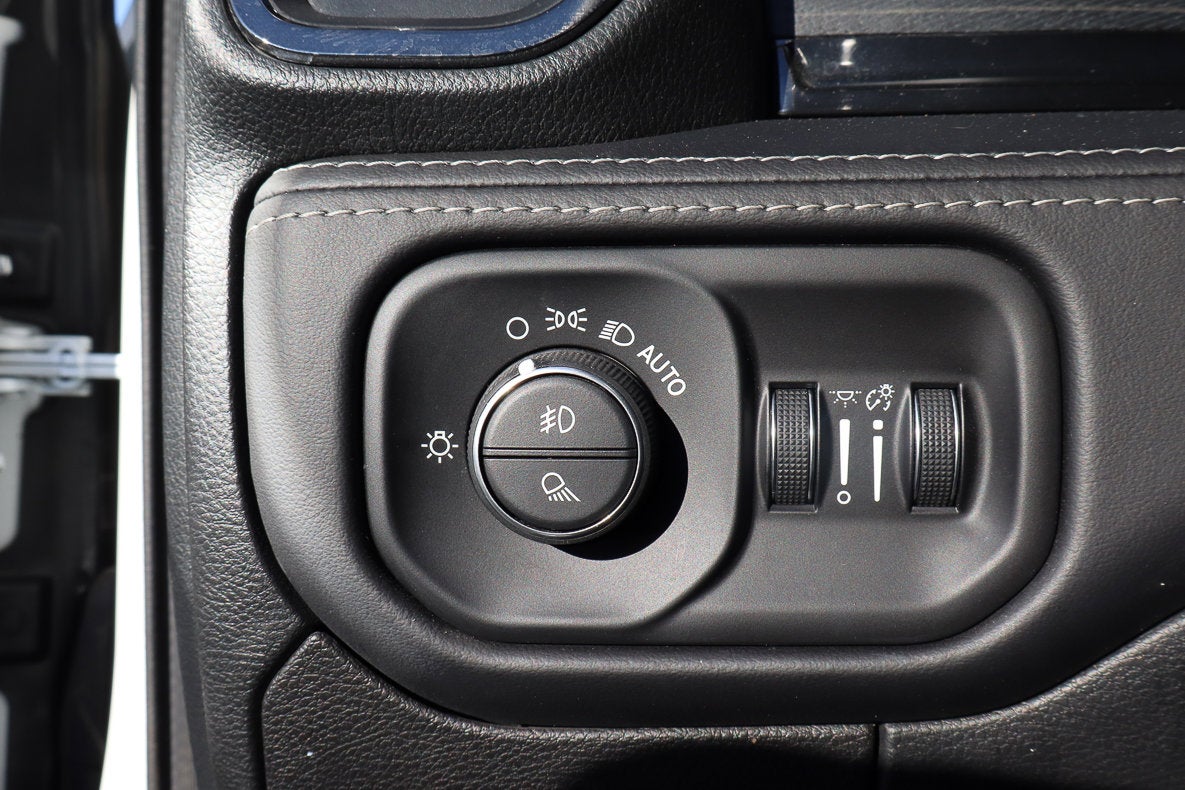 2022 RAM 1500 Limited 4x4 Crew Cab 5'7 Box