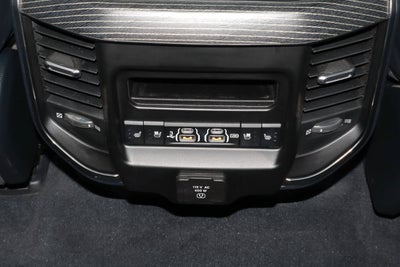 2020 RAM 1500 Limited 4x4 Crew Cab 5'7 Box