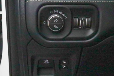2020 RAM 1500 Limited 4x4 Crew Cab 5'7 Box
