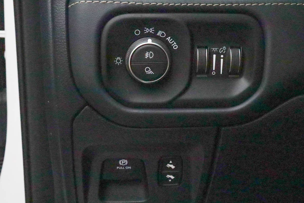2020 RAM 1500 Limited 4x4 Crew Cab 5'7 Box