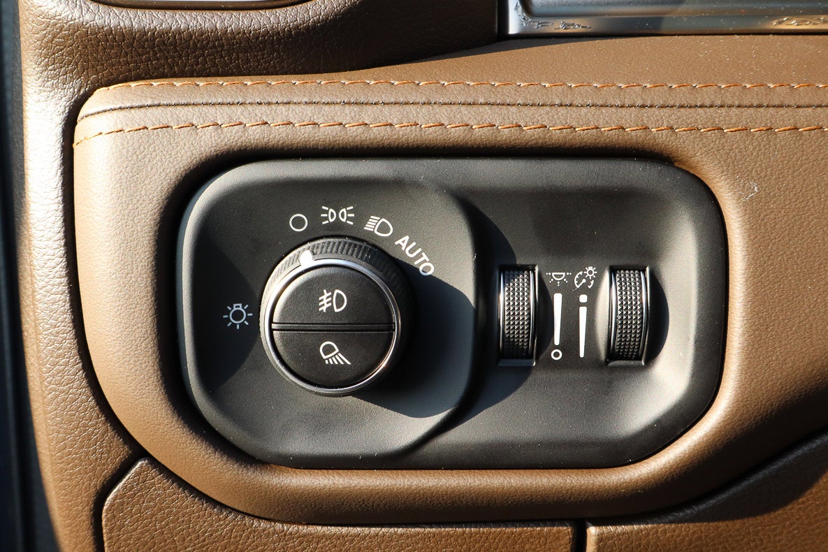 2026 RAM 1500 Longhorn 4x4 Crew Cab 5'7 Box