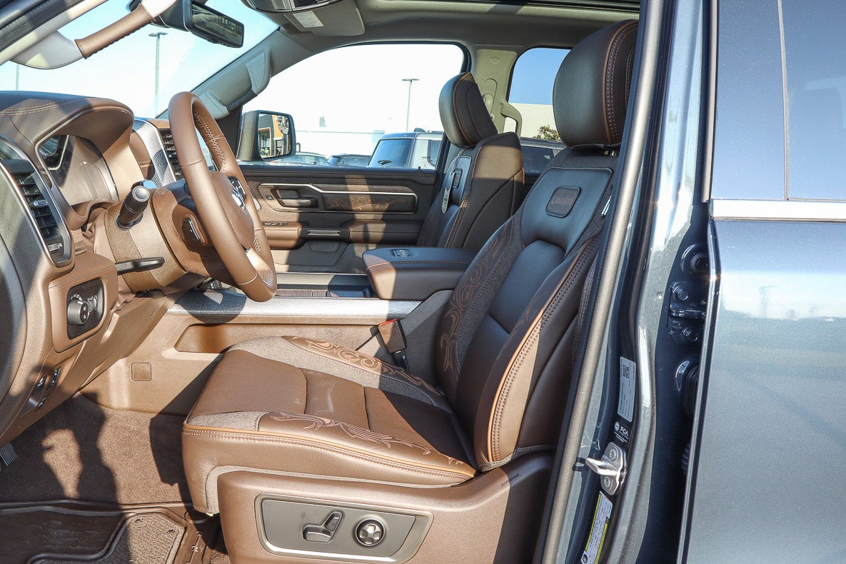 2026 RAM 1500 Longhorn 4x4 Crew Cab 5'7 Box