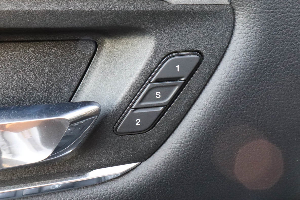 2022 RAM 1500 Laramie 4x4 Crew Cab 5'7 Box