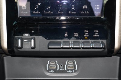 2022 RAM 1500 Laramie 4x4 Crew Cab 5'7 Box