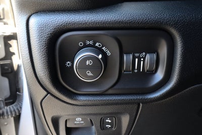 2022 RAM 1500 Laramie 4x4 Crew Cab 5'7 Box