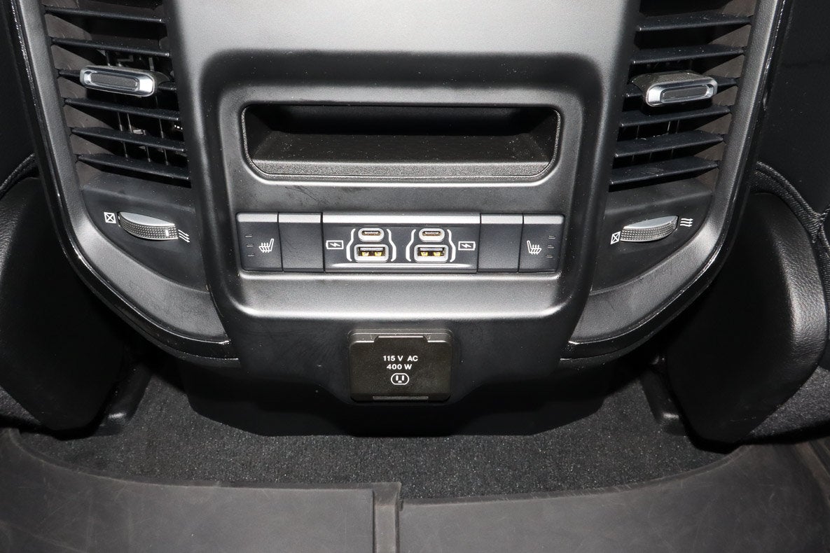 2022 RAM 1500 Laramie 4x4 Crew Cab 5'7 Box