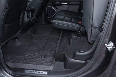 2022 RAM 1500 Laramie 4x4 Crew Cab 5'7 Box