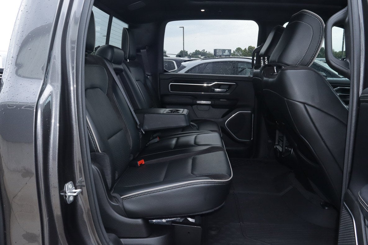 2022 RAM 1500 Laramie 4x4 Crew Cab 5'7 Box