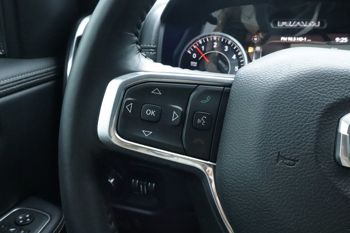 2022 RAM 1500 Laramie 4x4 Crew Cab 5'7 Box